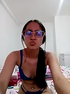 Mia Fischer online show from 3, 3, 2025