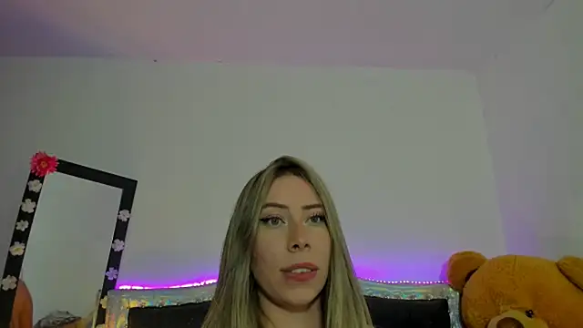 Snapshot of JanneKim chatting on 25, 12, 2024 JanneKim online show from 25, 12, 2024