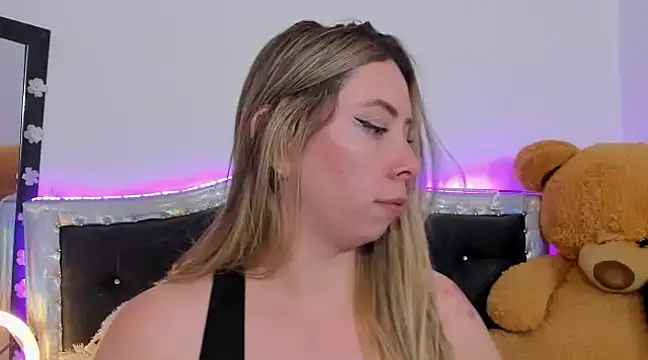 Snapshot of JanneKim chatting on 3, 2, 2025 JanneKim online show from 3, 2, 2025