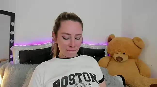 Snapshot of JanneKim chatting on 5, 2, 2025 JanneKim online show from 5, 2, 2025