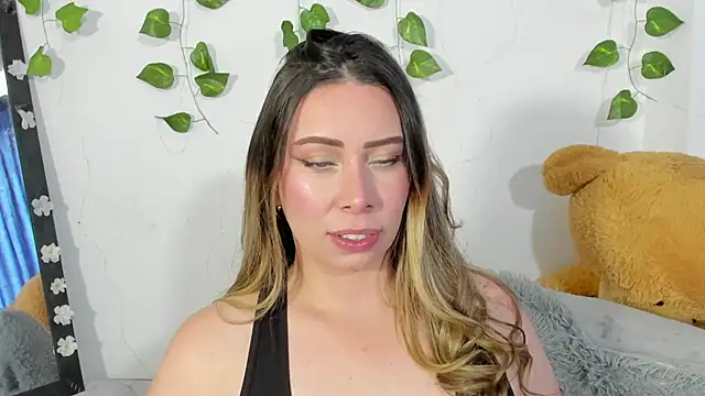 Snapshot of JanneKim chatting on 12, 11, 2025 JanneKim online show from 12, 11, 2025