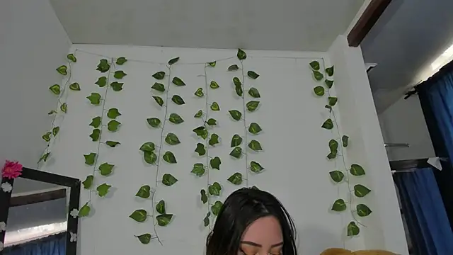 Snapshot of JanneKim chatting on 13, 11, 2025 JanneKim online show from 13, 11, 2025