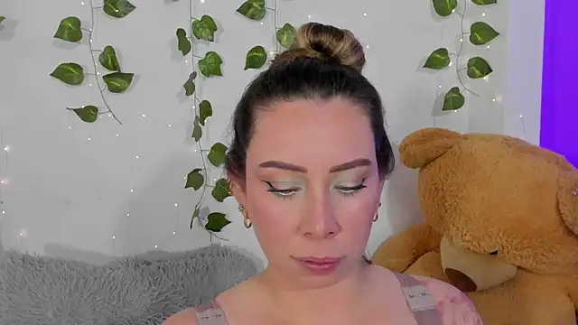 Snapshot of JanneKim chatting on 14, 11, 2025 JanneKim online show from 14, 11, 2025