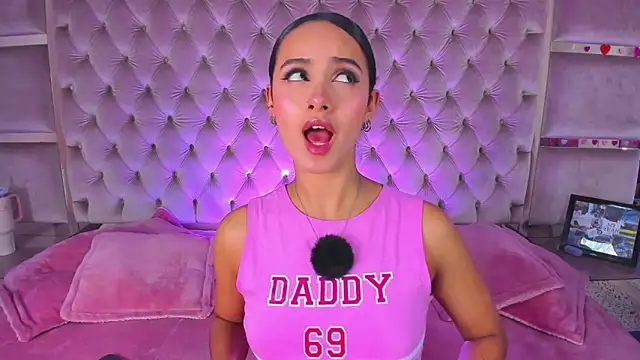 Snapshot of Harii_02 chatting on 10, 10, 2025 Harii 02 online show from 10, 10, 2025