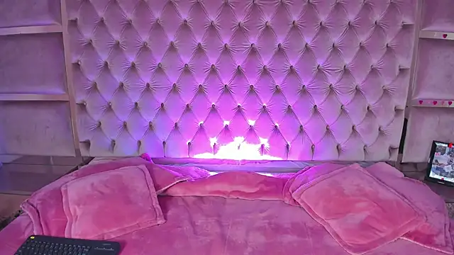 Snapshot of Harii_02 chatting on 12, 10, 2025 Harii 02 online show from 12, 10, 2025