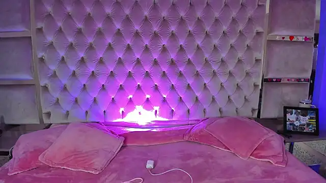 Snapshot of Harii_02 chatting on 9, 11, 2025 Harii 02 online show from 9, 11, 2025