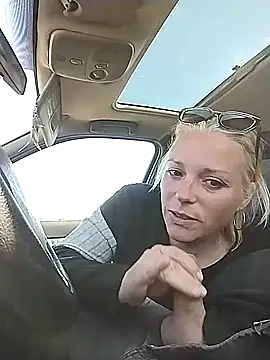 Snapshot of Doucelouve9 chatting on 27, 3, 2026 Doucelouve9 online show from 27, 3, 2026