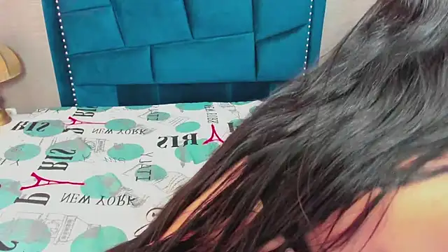 MaiteFlores online show from 4, 2, 2026