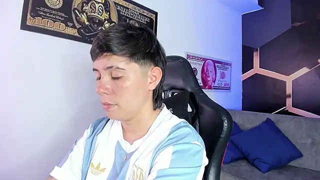 Snapshot of AbbySmiitth_ chatting on 10, 10, 2025 AbbySmiitth online show from 10, 10, 2025