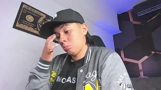 Snapshot of AbbySmiitth_ chatting on 13, 10, 2025 AbbySmiitth online show from 13, 10, 2025