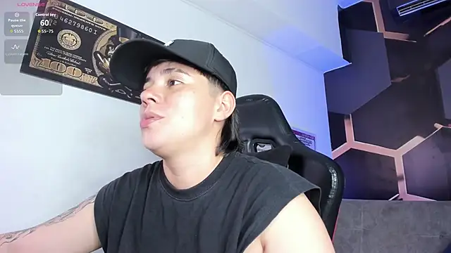 Snapshot of AbbySmiitth_ chatting on 15, 10, 2025 AbbySmiitth online show from 15, 10, 2025