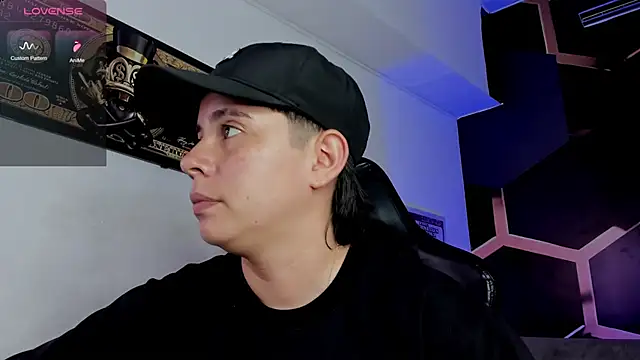 Snapshot of AbbySmiitth_ chatting on 17, 10, 2025 AbbySmiitth online show from 17, 10, 2025