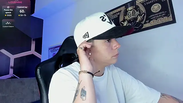 Snapshot of AbbySmiitth_ chatting on 18, 10, 2025 AbbySmiitth online show from 18, 10, 2025