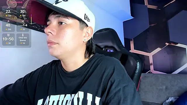 Snapshot of AbbySmiitth_ chatting on 21, 10, 2025 AbbySmiitth online show from 21, 10, 2025