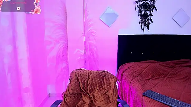 Snapshot of Hannahoney_ chatting on 4, 3, 2025 Hannahoney online show from 4, 3, 2025