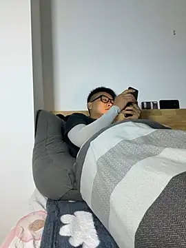 lixiaoshuai8 online show from 9, 3, 2025