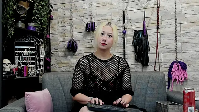CruelMistress online show from 3, 10, 2025
