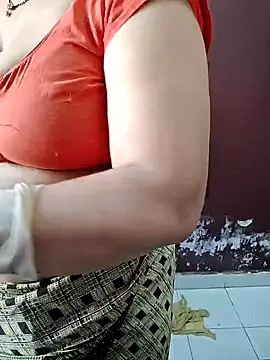 milf-kaira online show from 31, 12, 2024
