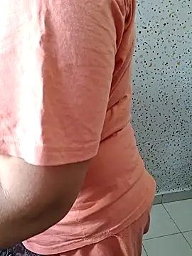 milf-kaira online show from 18, 3, 2025
