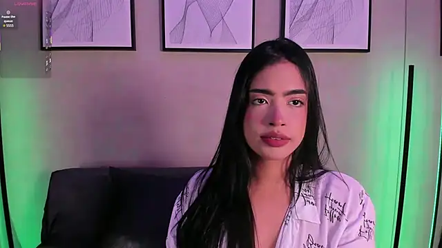 Naomi Dasilva online show from 7, 10, 2025
