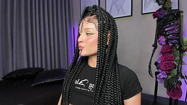 Snapshot of Morgan_Hilll_ chatting on 5, 10, 2025 Morgan Hilll online show from 5, 10, 2025
