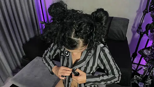 Snapshot of Morgan_Hilll_ chatting on 12, 10, 2025 Morgan Hilll online show from 12, 10, 2025