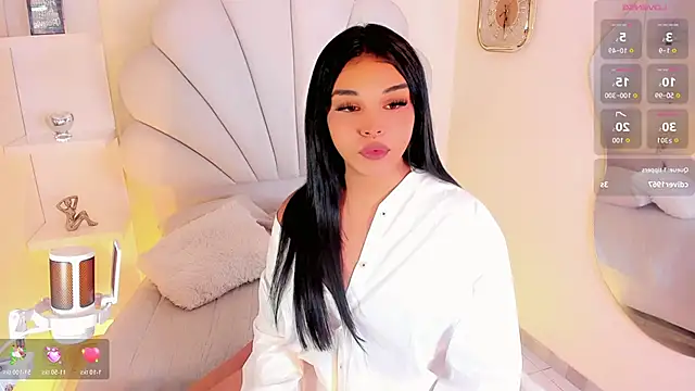 Snapshot of ValentinaMarinn chatting on 22, 11, 2025 ValentinaMarinn online show from 22, 11, 2025