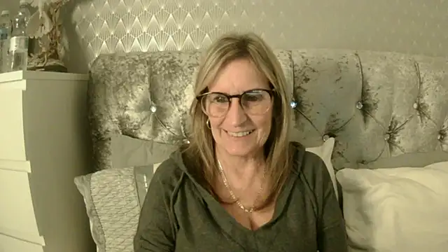 Additive Mature Linda online show from 3, 10, 2025