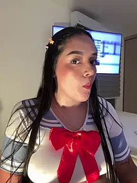 Snapshot of kenndall_21 chatting on 28, 10, 2025 kenndall 21 online show from 28, 10, 2025