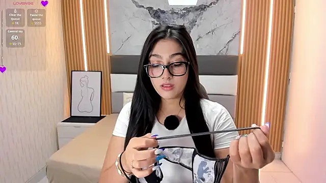 Alyssapark online show from 19, 11, 2025