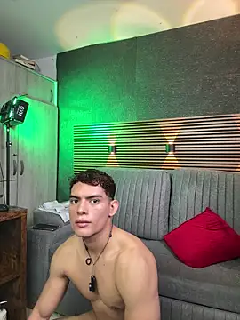 Snapshot of _EUFRATES_ chatting on 16, 12, 2025 EUFRATES online show from 16, 12, 2025