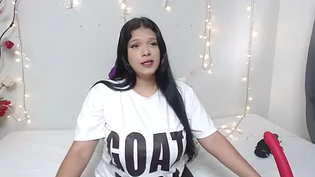 Nicol Love0 online show from 9, 1, 2025