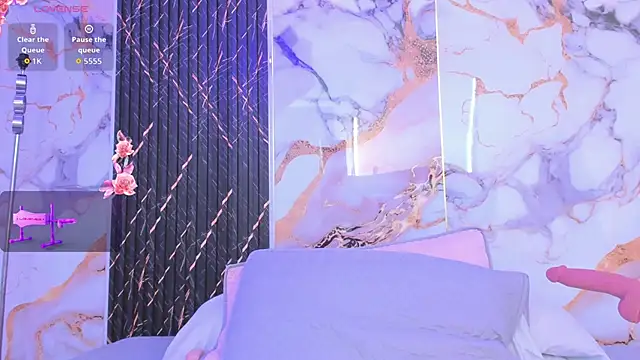 Snapshot of Alyson-a chatting on 8, 11, 2025 Alyson-a online show from 8, 11, 2025