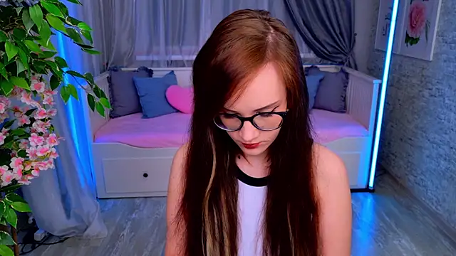 StellaGloww online show from 6, 11, 2025