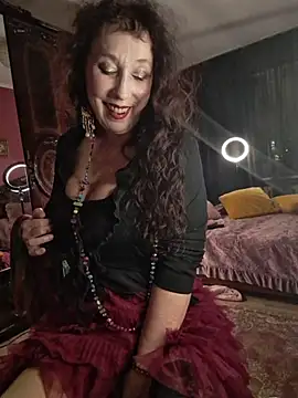 GypsyEsmeralda online show from 4, 3, 2026