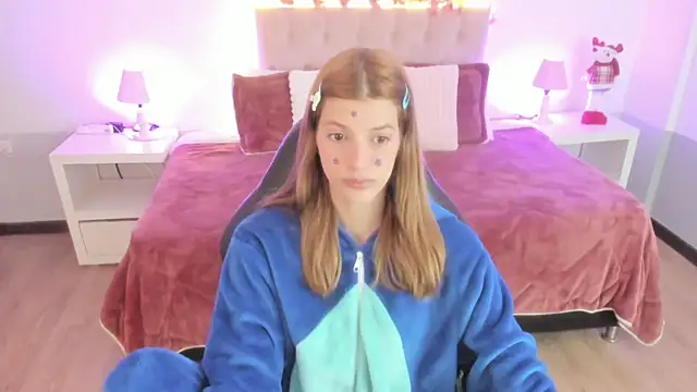 Nora Vennucci online show from 16, 12, 2025