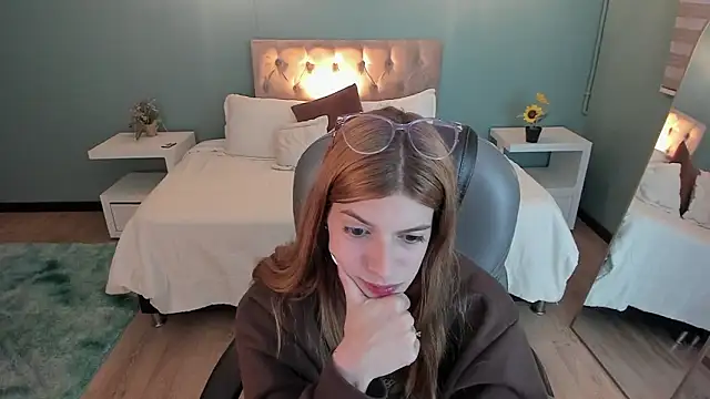 Nora Vennucci online show from 31, 1, 2026