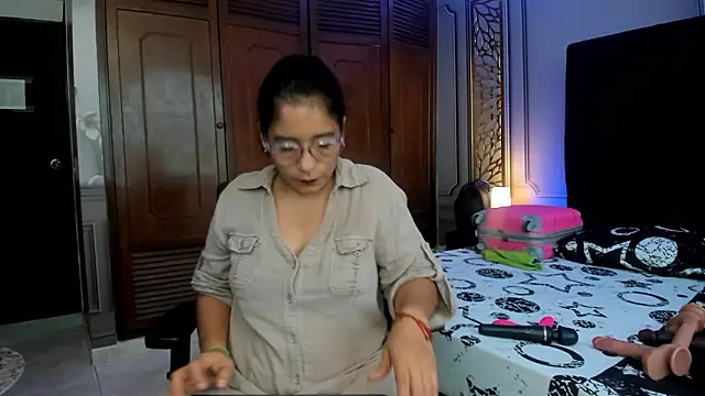 mature bigass   online show from 13, 3, 2026