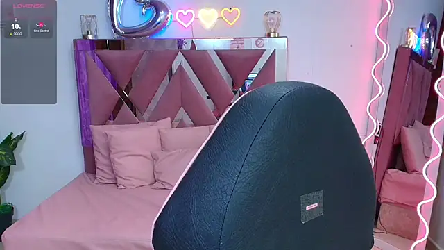 Snapshot of kendra_tay chatting on 29, 10, 2025 kendra tay online show from 29, 10, 2025