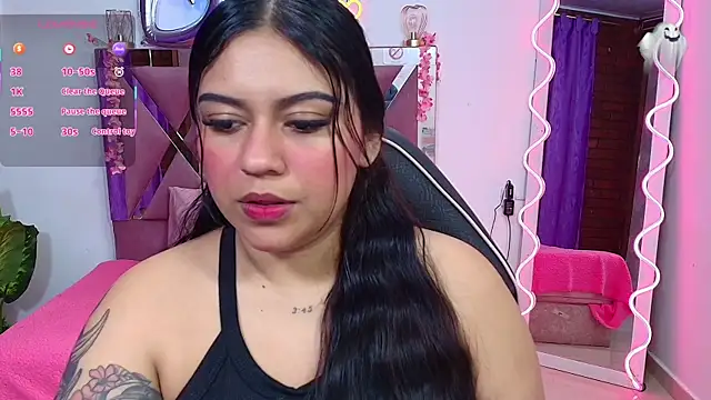 Snapshot of kendra_tay chatting on 8, 11, 2025 kendra tay online show from 8, 11, 2025