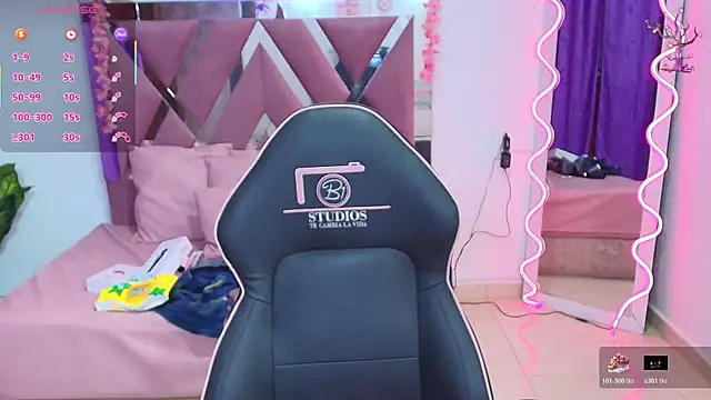 Snapshot of kendra_tay chatting on 14, 11, 2025 kendra tay online show from 14, 11, 2025