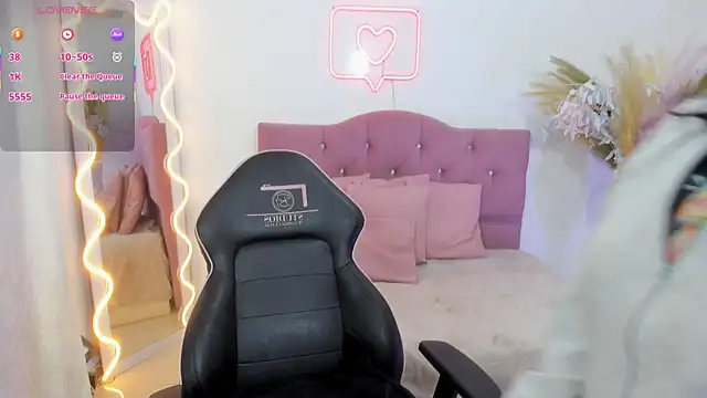 Snapshot of kendra_tay chatting on 29, 11, 2025 kendra tay online show from 29, 11, 2025