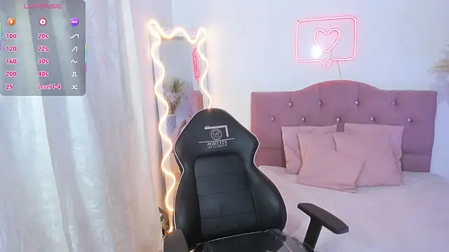 Snapshot of kendra_tay chatting on 2, 12, 2025 kendra tay online show from 2, 12, 2025