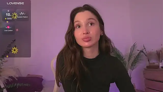 Snapshot of tender_babyy chatting on 5, 11, 2025 tender babyy online show from 5, 11, 2025