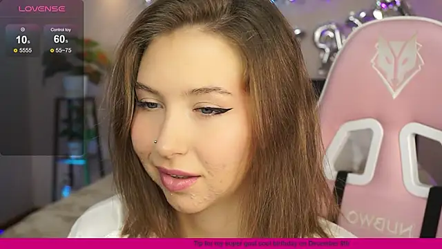 Snapshot of LinaSiren chatting on 8, 12, 2024 LinaSiren online show from 8, 12, 2024