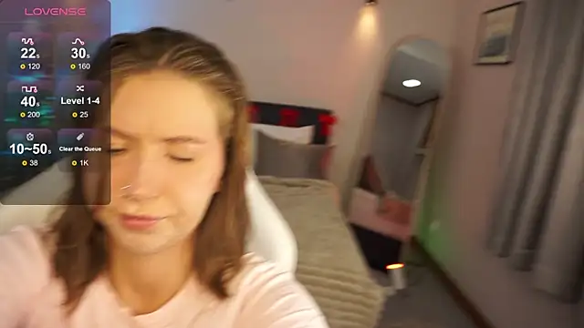 Snapshot of LinaSiren chatting on 23, 12, 2024 LinaSiren online show from 23, 12, 2024