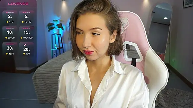 Snapshot of LinaSiren chatting on 13, 1, 2025 LinaSiren online show from 13, 1, 2025