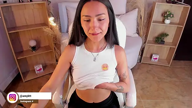 Snapshot of Amy_Kiitty_ chatting on 18, 12, 2024 Amy Kiitty online show from 18, 12, 2024