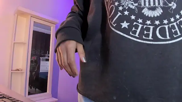 Snapshot of Amy_Kiitty_ chatting on 21, 10, 2025 Amy Kiitty online show from 21, 10, 2025