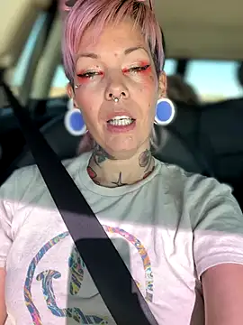 Snapshot of GoldieBakeman chatting on 23, 10, 2025 GoldieBakeman online show from 23, 10, 2025